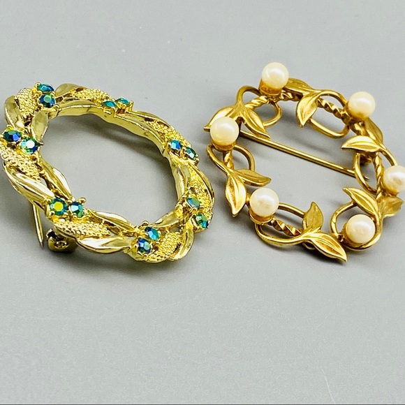 Vintage, Mid Century, Circle Brooch Pair AB & Pearls - Picture 9 of 16